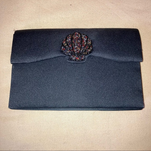 Beaded Seashell Clutch - Picture 1 of 5